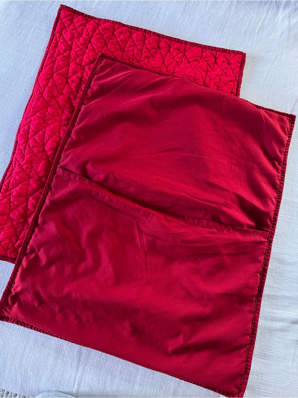 Pillowfort Red Triangle Stitch Quilted Standard Shams (2)